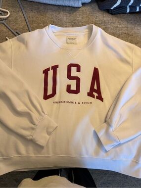 Abercrombie & Fitch White Crewneck Sweatshirt